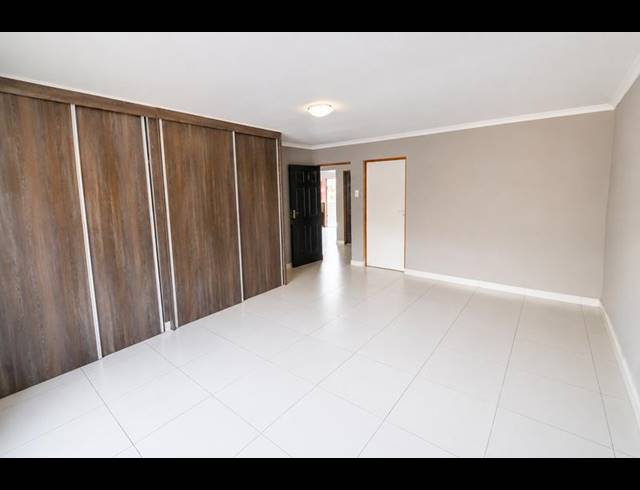 4 BEDROOM HOUSE FOR SALE IN HEUWELOORD